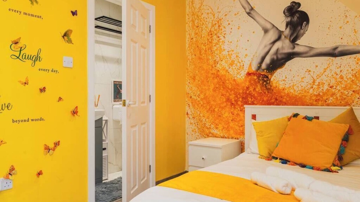 Sneinton Apartment | Ballet of Butterflies at Baila Casa