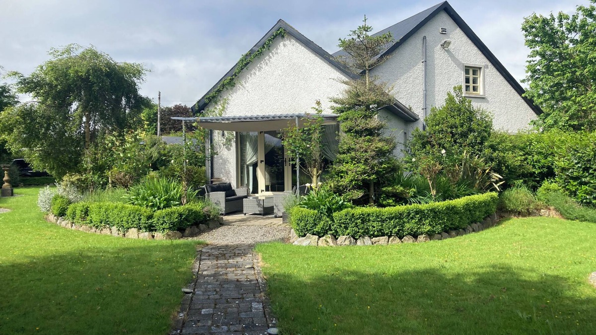 Cuffesgrange Bed & Breakfast | Ballybur Lodge