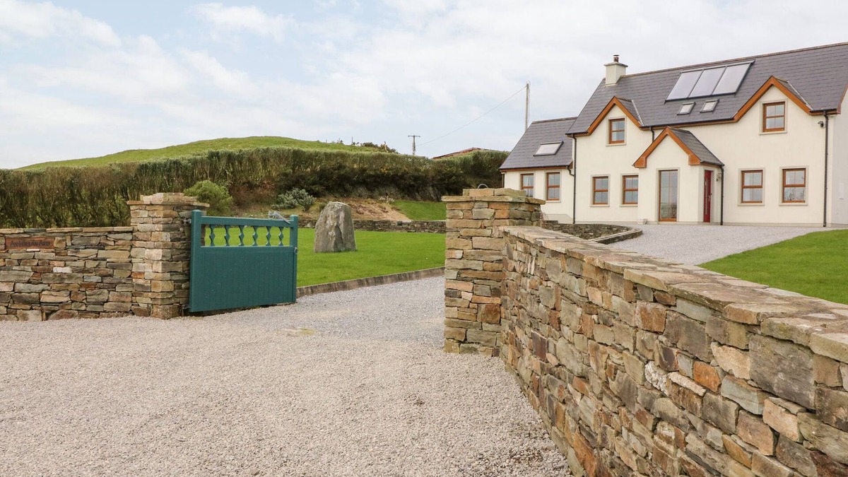 Castletownsend Cottage | BALLYCAHANE, country holiday cottage in Castletownshend, County Cork