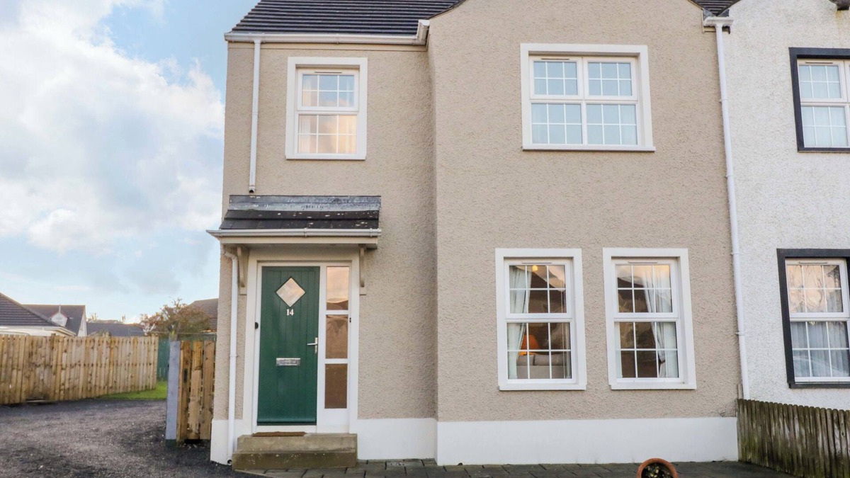 Ballycastle Cottage | BALLYCASTLE BEST TIMES, family friendly in Ballycastle