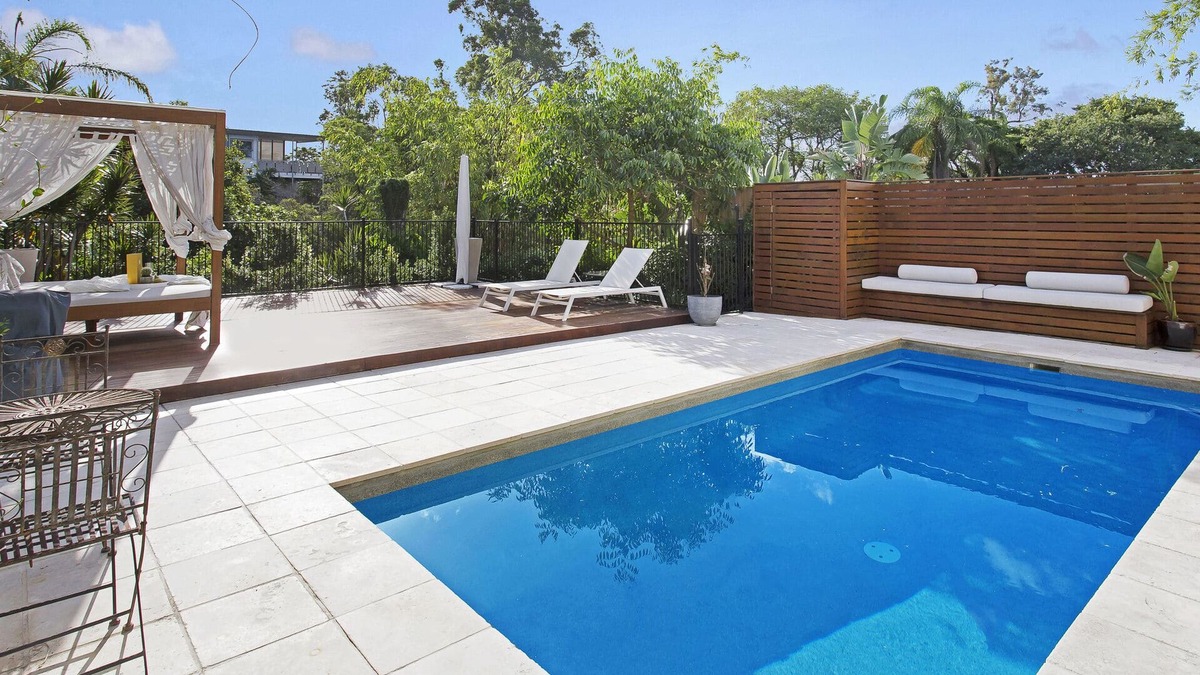 Morningside House | Balmoral House Retreat Pool & Spa