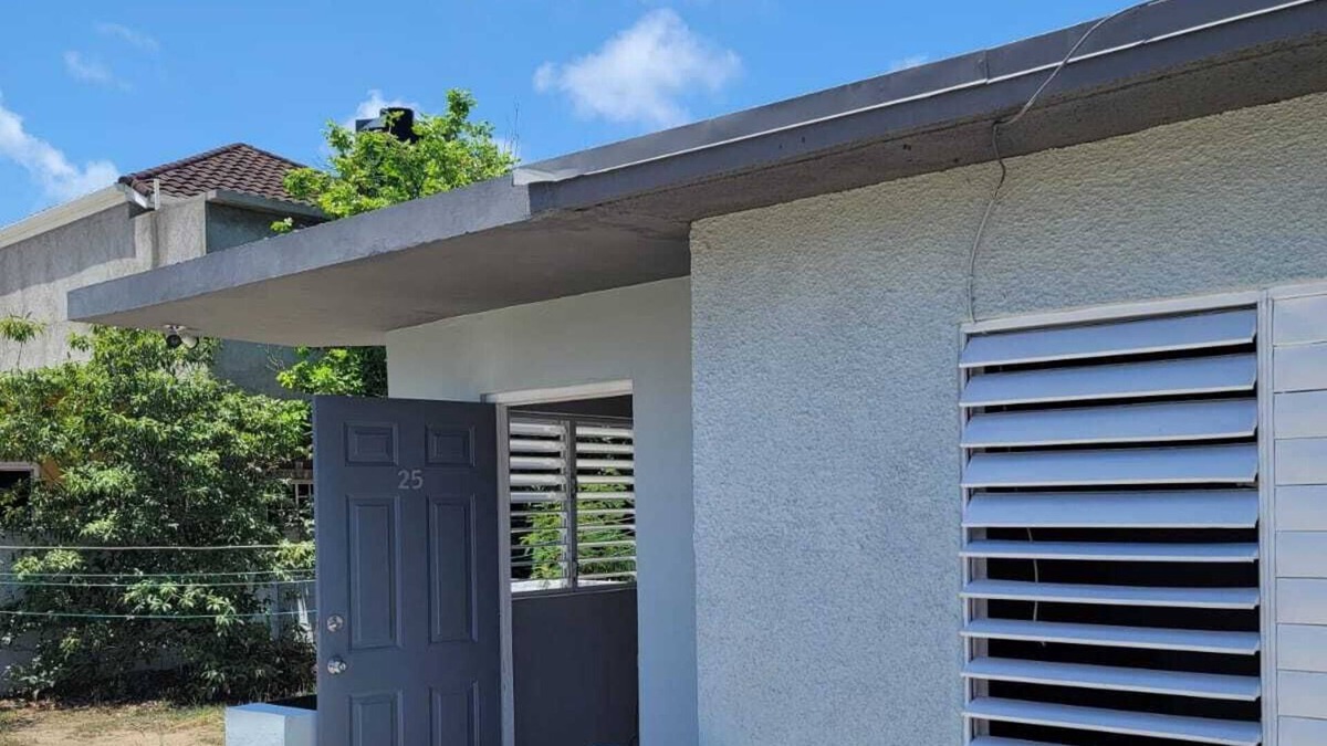Cave Hill Estate Apartment | Balmy sea breeze and cuisine from Hellshire Beach. Immerse into Cultural events