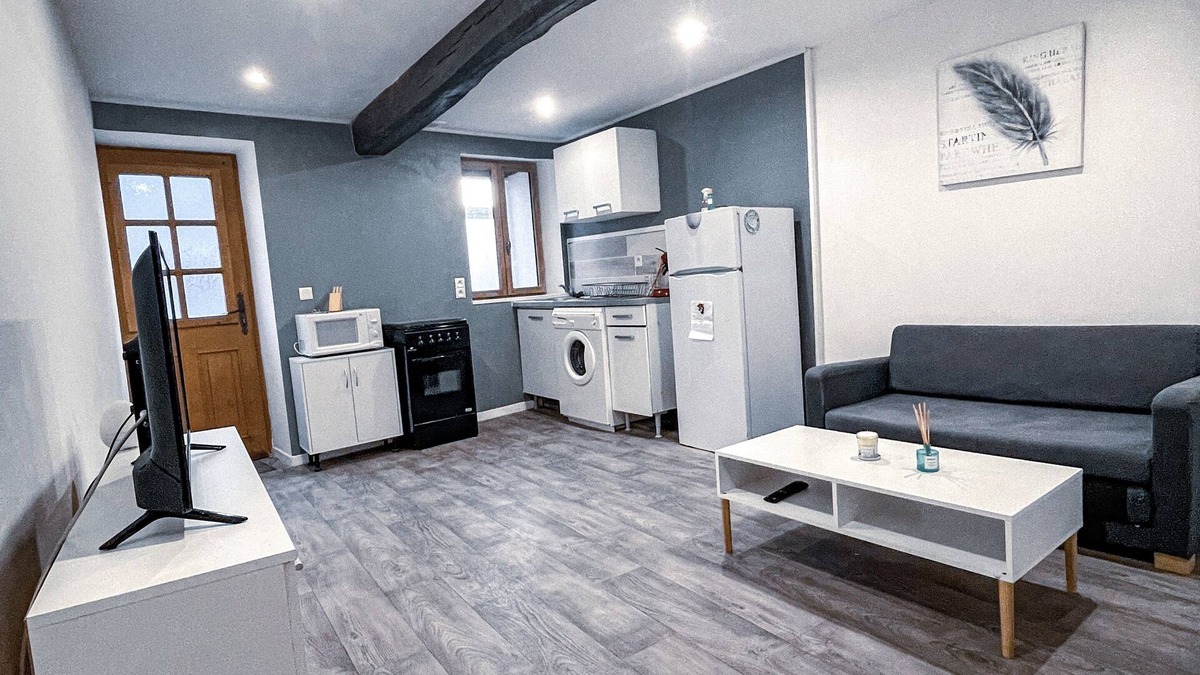 Varzy Apartment | Balneo bath accommodation