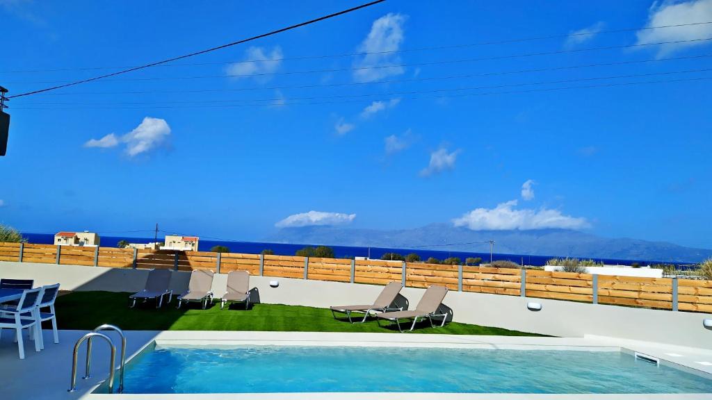 Trachilos House | Balos Residence private pool Seafront Seaview
