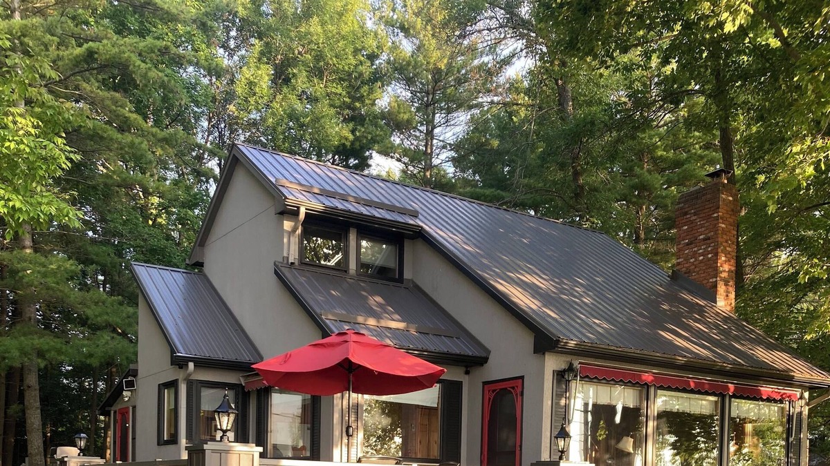 Victoria Road House | Balsam Lake House: Where Adventure & Comfort Meet