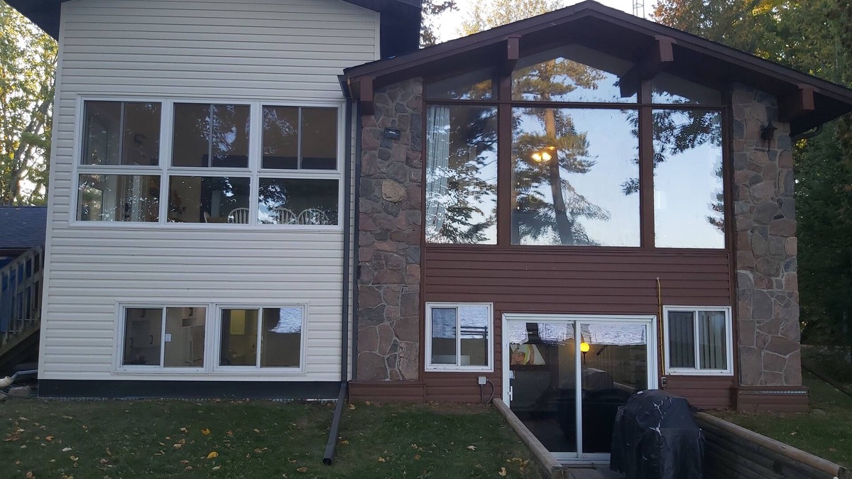 Kawartha Lakes Cottage | Balsam Lake Waterfront 5 Bedrooms, 3 Baths, 2 Kitchens, Sleeps 16, Dog friendly.