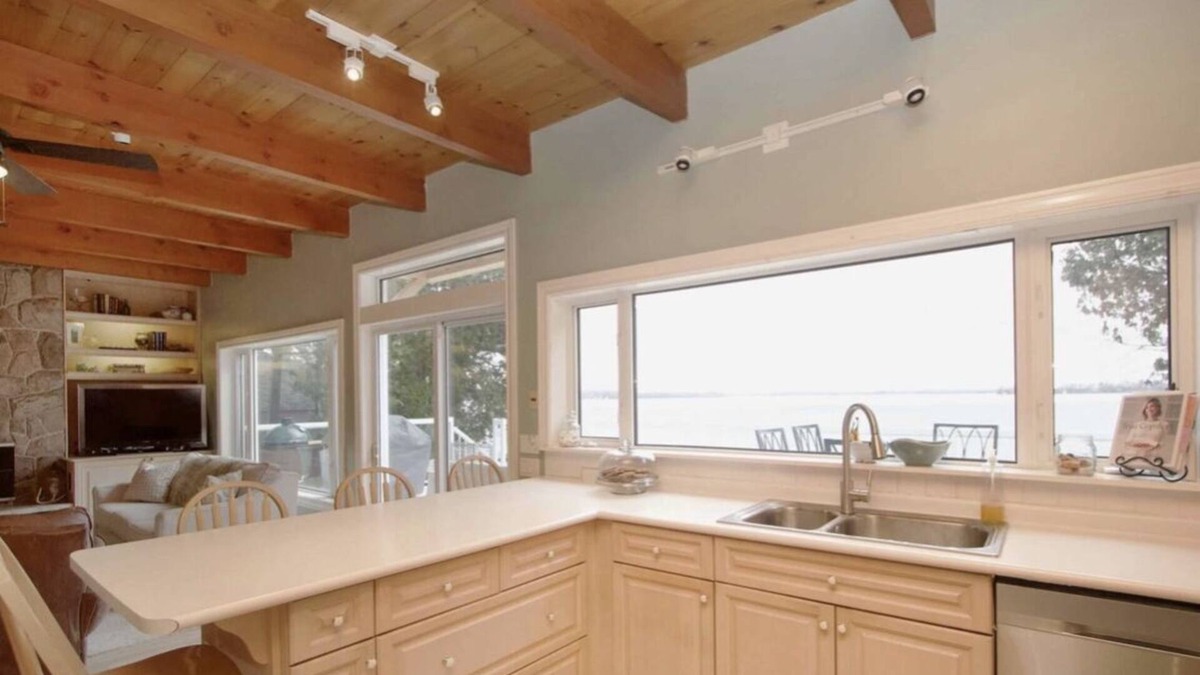 Rosedale House | Balsam lake’s Gem , Swimmable, 45 Min Oshawa