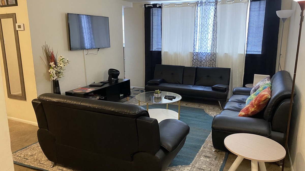 Woodlawn Apartment | Baltimore 1 bedroom apartment close to all major sites, business & destinations