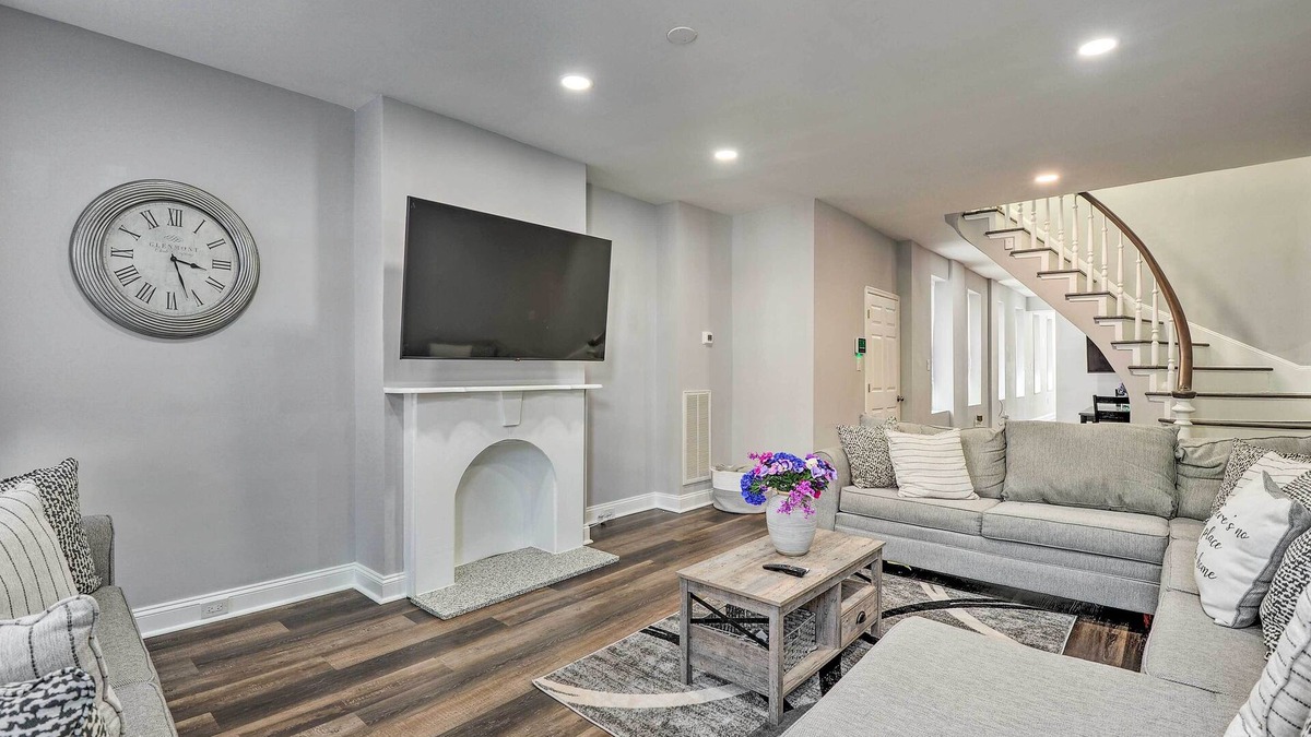 South Baltimore House | Baltimore Abode, Walk to Cross Street Market!