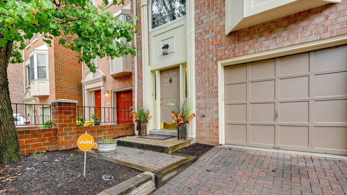 Garrison House | Baltimore Area Townhome ~ 16 Mi to Downtown!