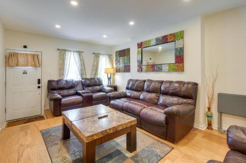 Downtown Baltimore House | Baltimore Townhome Near Oriole Park with AandC!