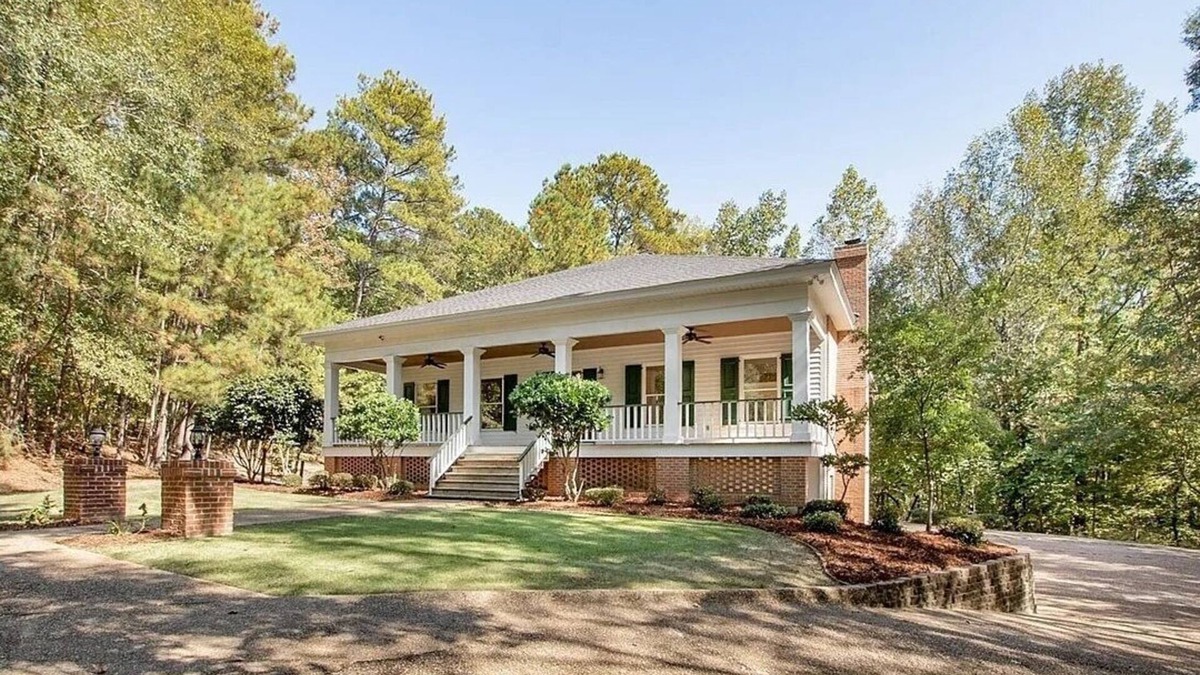 Tuscaloosa Apartment | Bama Creek House - Book Now for Football!