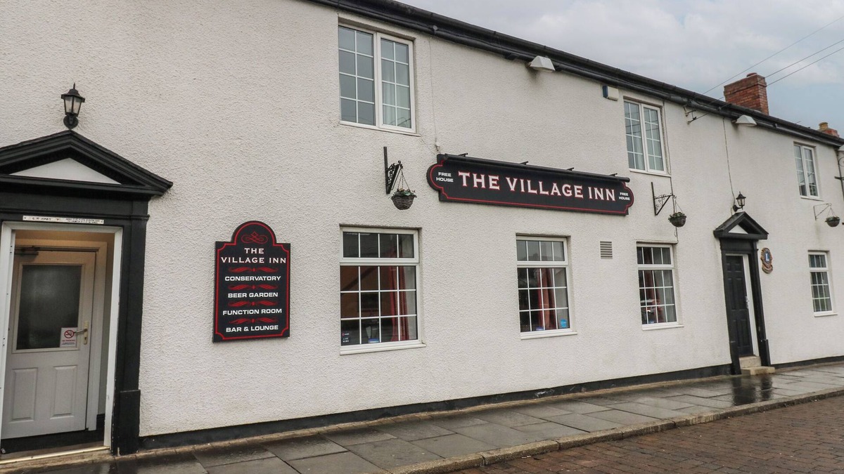 Murton Cottage | BAMBARA ROOM, pet friendly, with a garden in Murton, County Durham