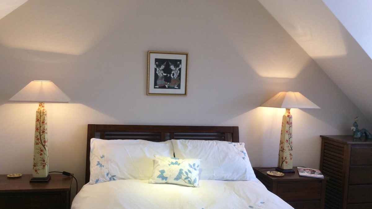 Bamburgh House | Bamburgh:Charming comfortable property just a short stroll to fab beach & Castle