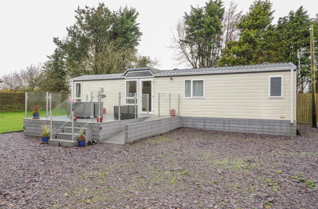 Brynteg House | Banadlen Lodge