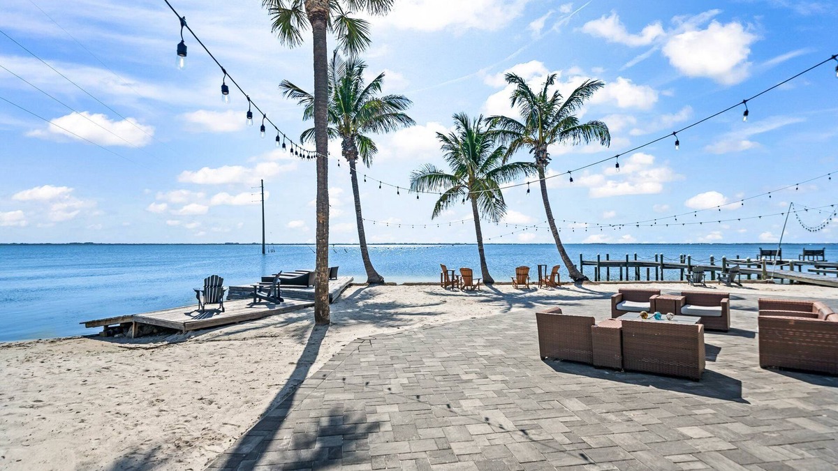 Orlando Beach Resort | Banana River Resort