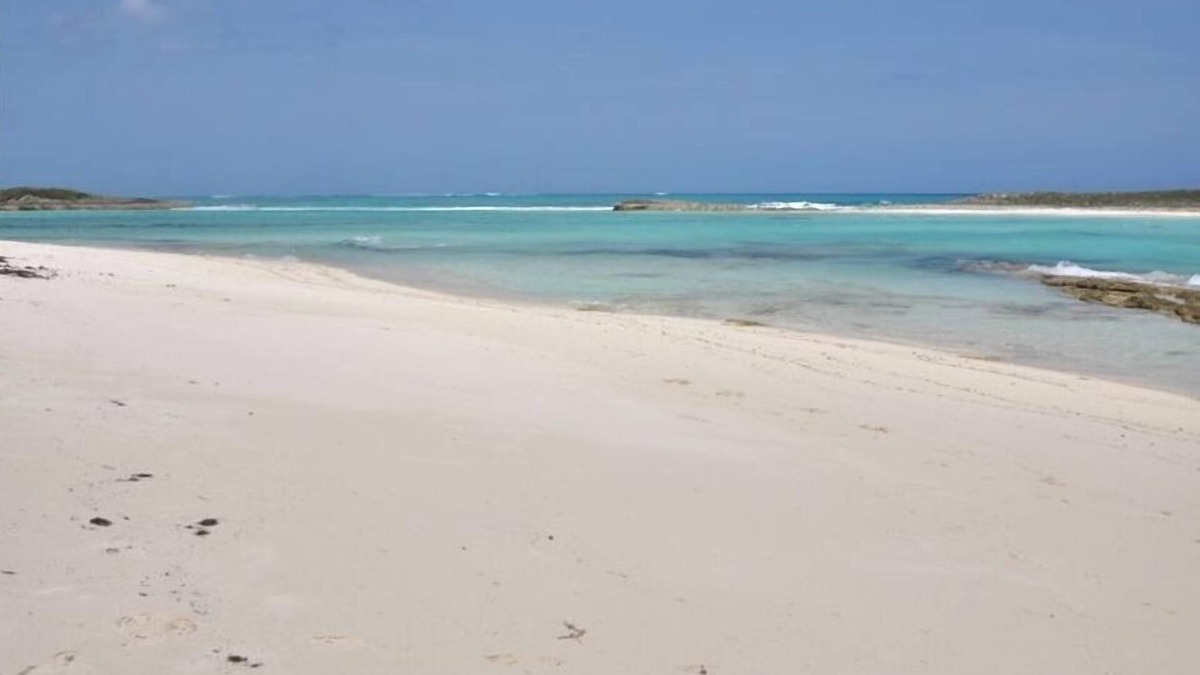 Green Turtle Cay House | Bananaquit - a Spectacular House Overlooking Bita Bay with pool.