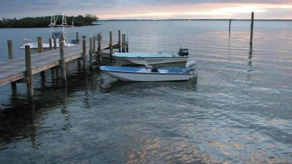 Green Turtle Cay House | Bananaquit - Spectacular House overlooking Bita Bay with a pool