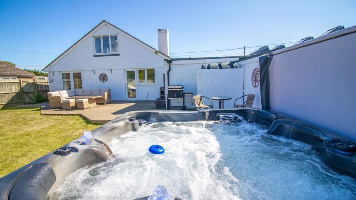 Camber Cottage | Bancroft – Hot Tub - Camber Sands