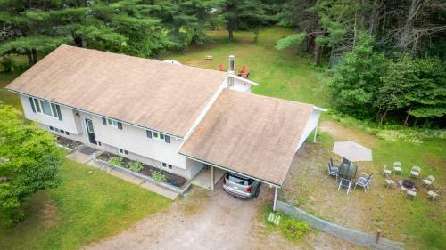 Hastings Highlands House | Bancroft Vibes Suite Sleeps 7 Cozy Retreat