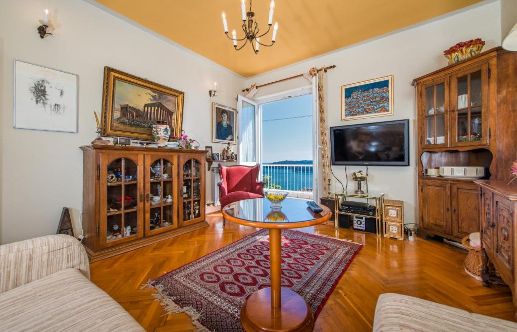Ploce Apartment | Banje Beach