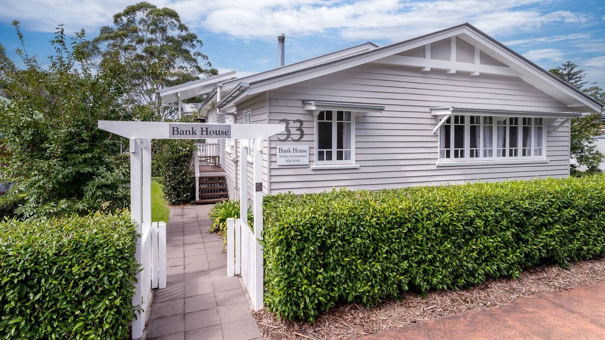 North Tamborine House | Bank House - Boutique Accommodation