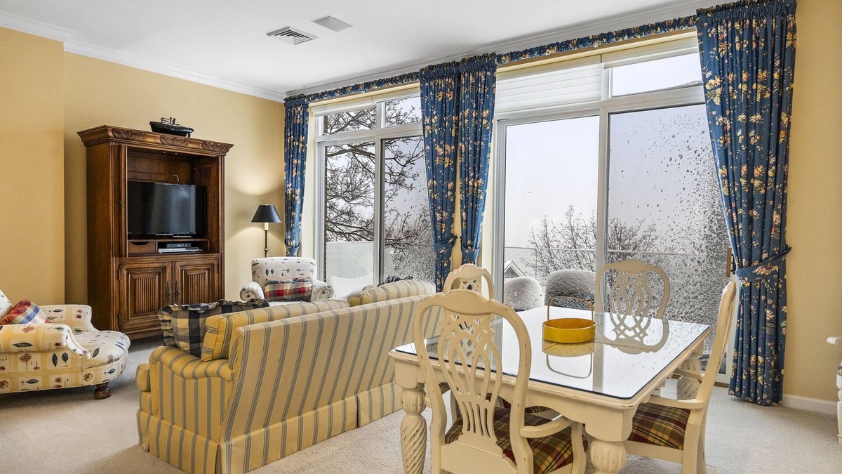 Harbor Springs Condo | Bank Penthouse Suite 12 - IN TOWN - Bay View! Elevator