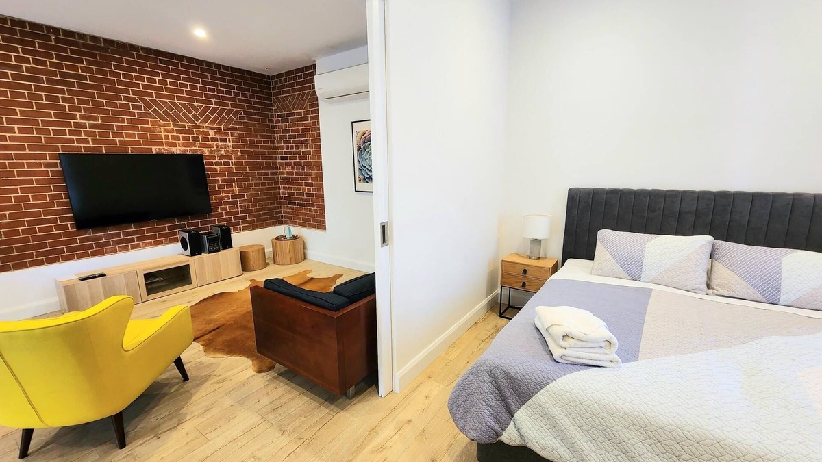 Semaphore Apartment | Bank Teller 1 Bedroom ApartmentnClose to Semaphore beach