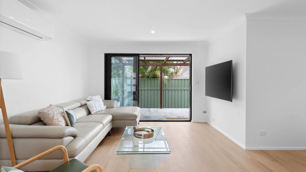 Forster Villa | Banksia Breeze Villa - 100m to One Mile Beach
