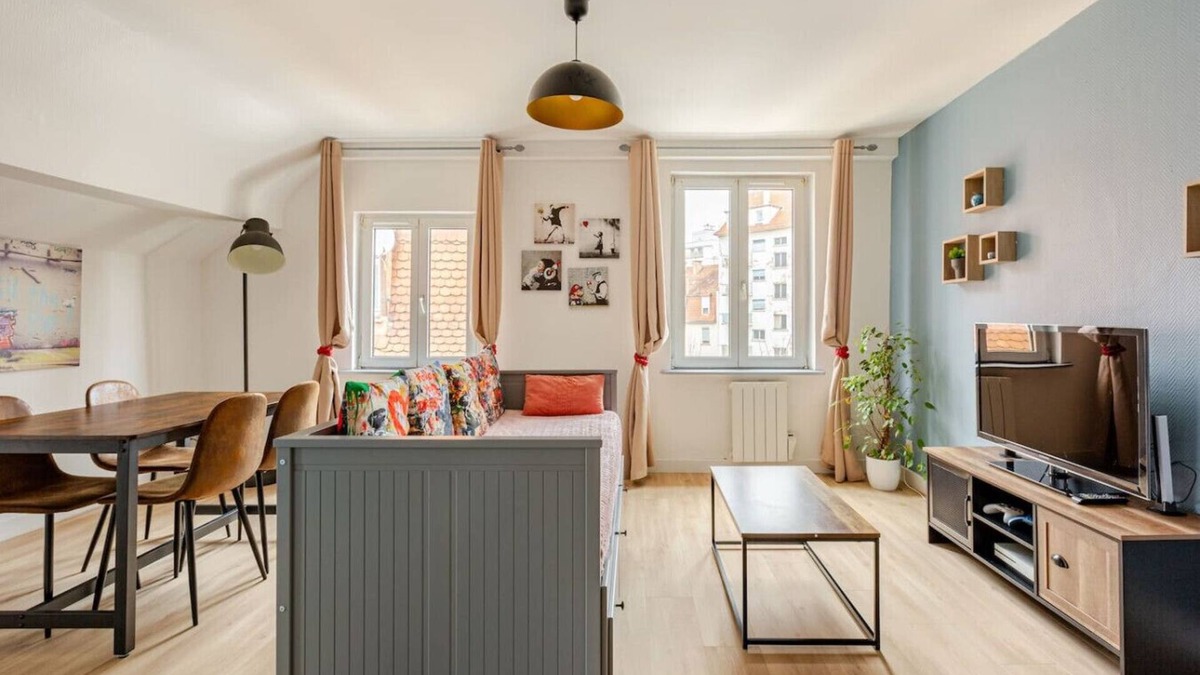 Neudorf Ouest Apartment | Banksy Downtown: Place de l'Étoile Stay