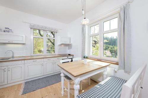 Janov nad Nisou House | Baráček