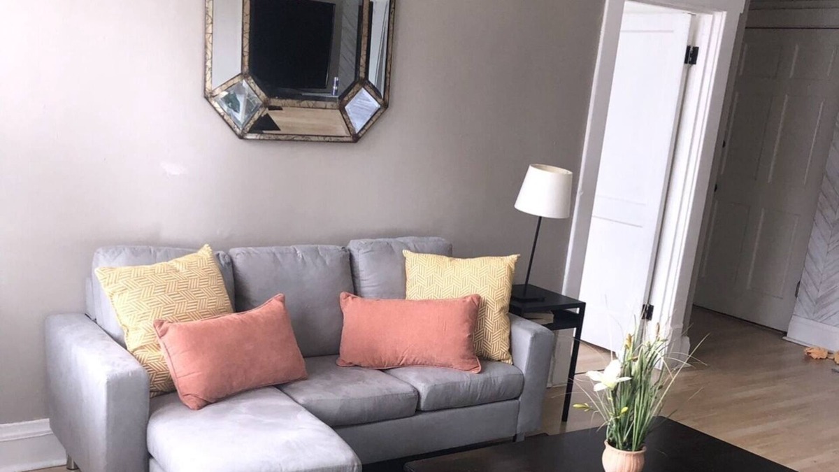 Weinland Park Apartment | Bar District in the heart of the Short North