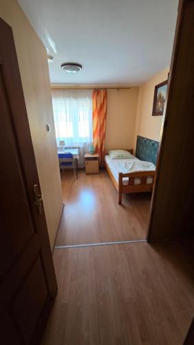 gmina Stara Błotnica Hotel | Bar u jana