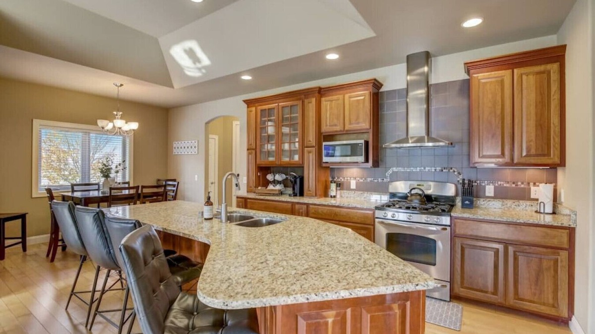 Baraboo Condo | Baraboo Country Club - Friends & Families Welcome
