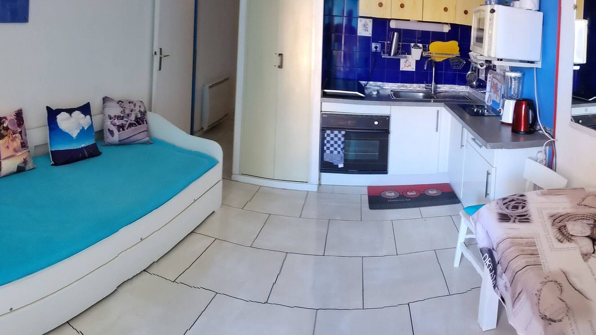 Saint-Hippolyte Apartment | BARCARES. Res. the "Palm Beach" 50 meters from the Grande Plage.