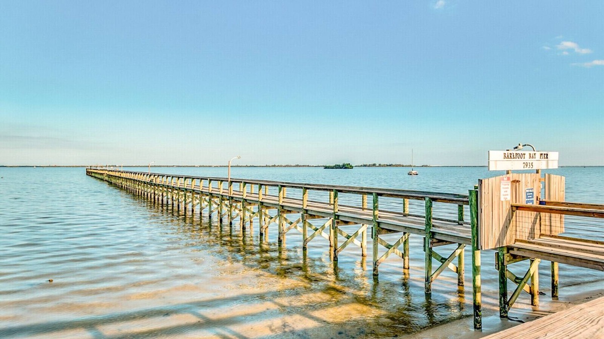Micco House | Barefoot Bliss. Enjoy Barefoot Bay Amenities. Lake view. Steam shower & grill.
