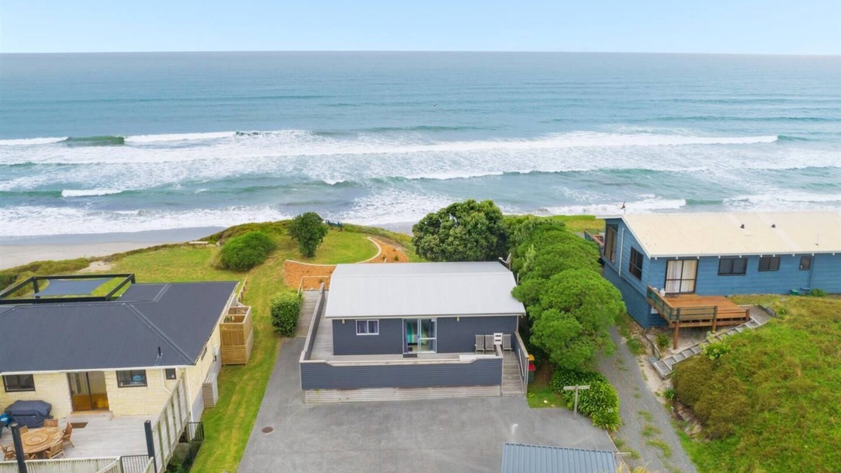Pukehina House | Barefoot Break – Pukehina Beach House