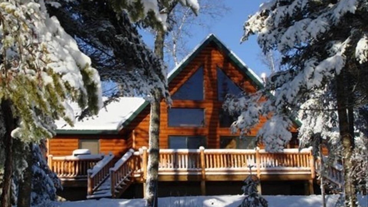 Land O Lakes Ski Chalet | Bargain fall/winter/spring rates. Lakefront privacy & campfire pit.