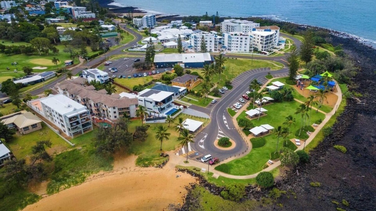 Bargara Apartment | Bargara Beach Bliss - Beach Side apartment with ocean views