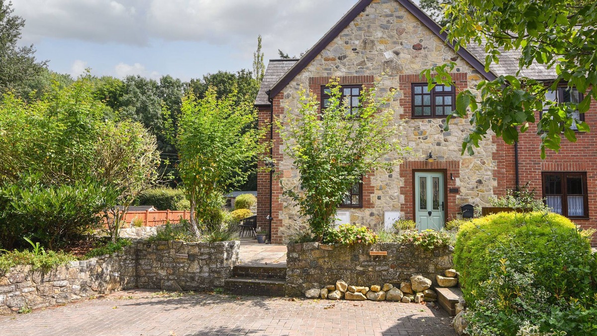Smallridge House | BARLEY COTTAGE, pet friendly, character holiday cottage in Axminster