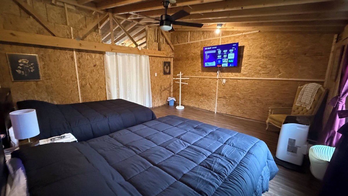 Mesena House | Barn Apartment located in beautiful Warrenton GA. 52ac, Lakes, Walks and more!