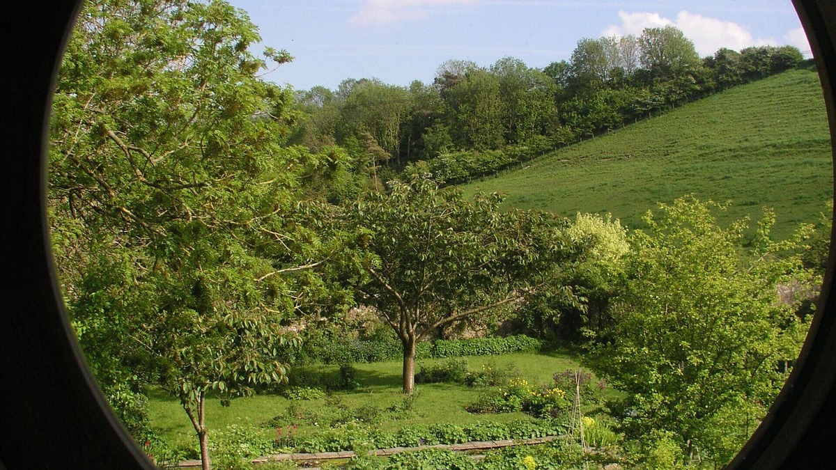 Littlebredy House | Barn conversion, quiet location and heated swimming pool (from mid May)