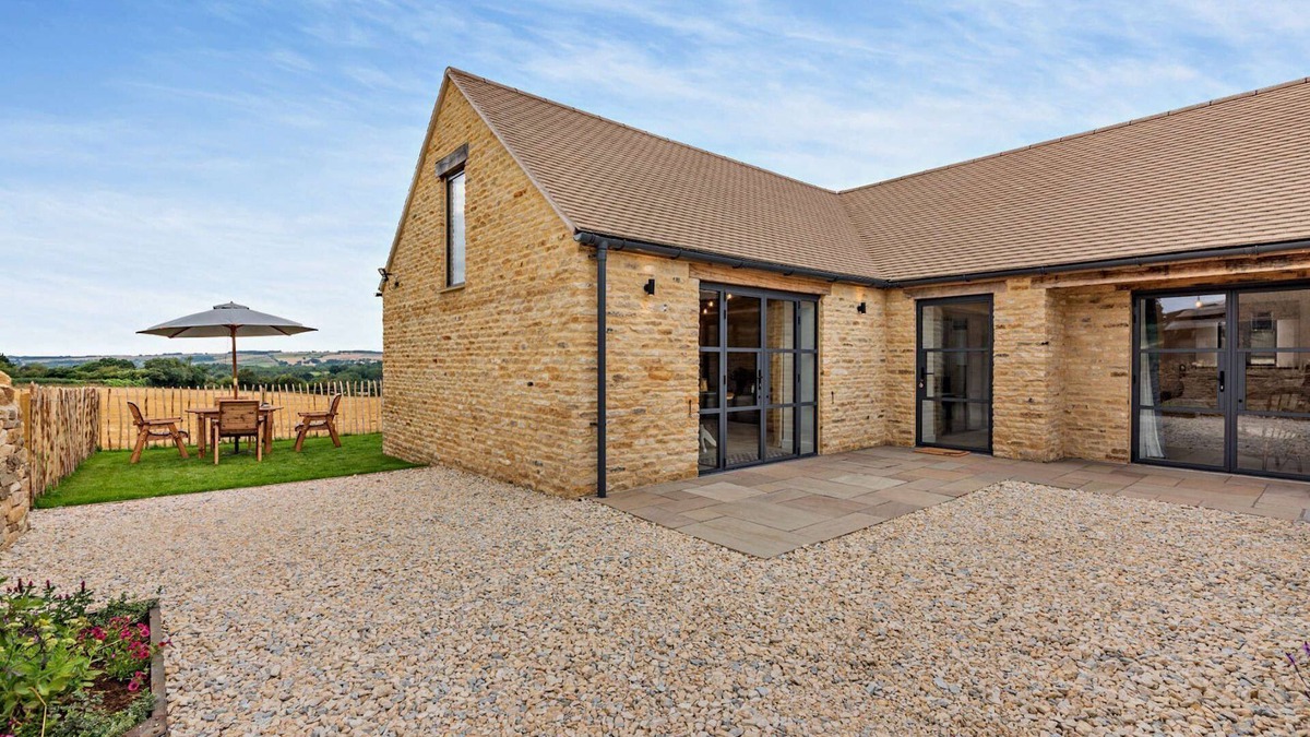 Chipping Norton Cottage | Barn conversion with spectacular views - Fox Cottage