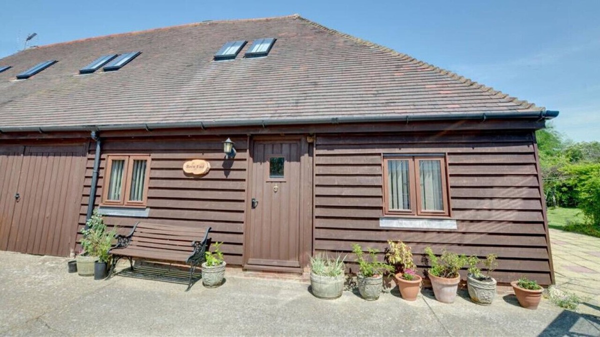 St Mary's Bay House | Barn End - Two Bedroom House, Sleeps 4