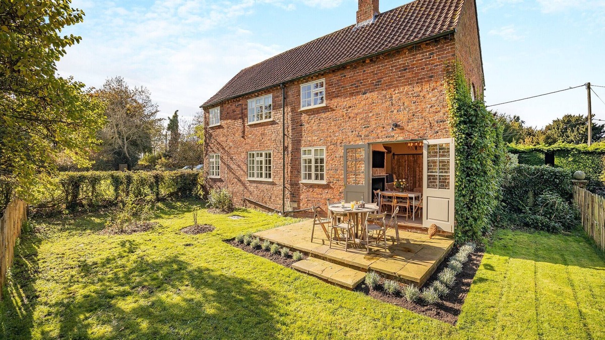 Aubourn Cottage | Barn House is a lovely characterful barn conversion.