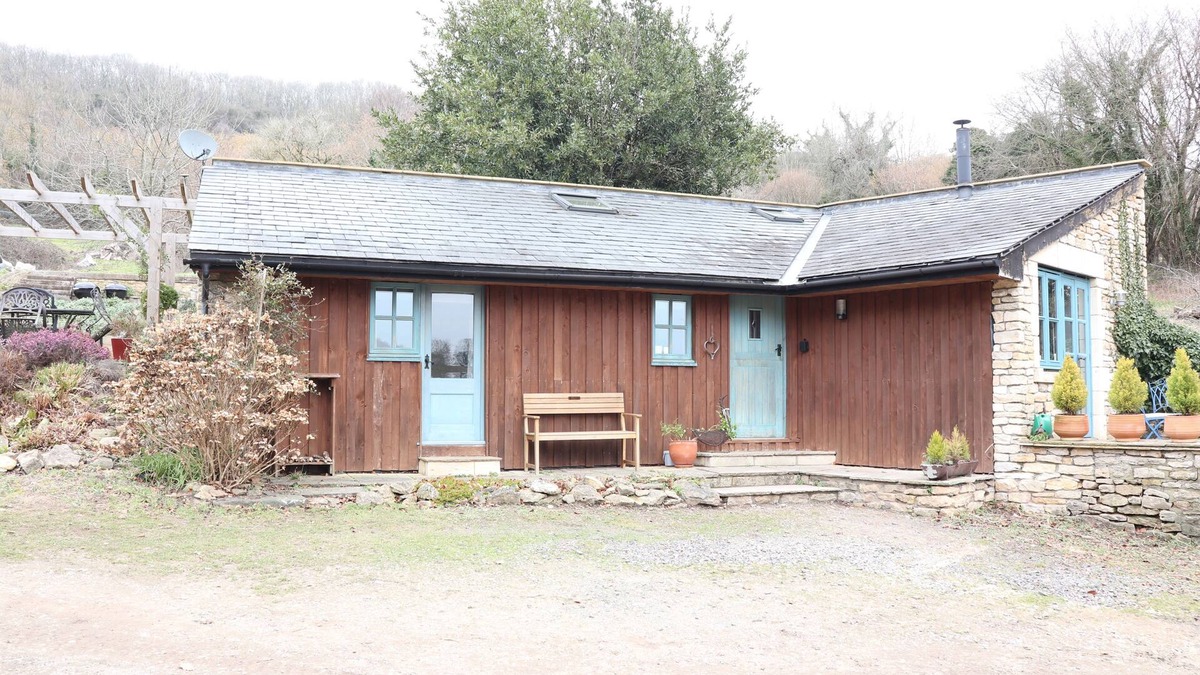 Bath House | Barn In Beautiful Rural Location 4 Miles From The City Of Bath