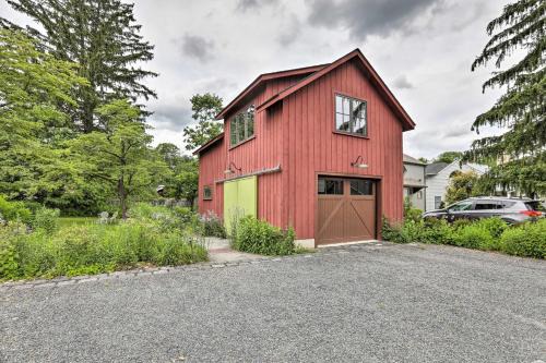 Titusville Apartment | Barn-Like Studio Suite with Flowering Garden!