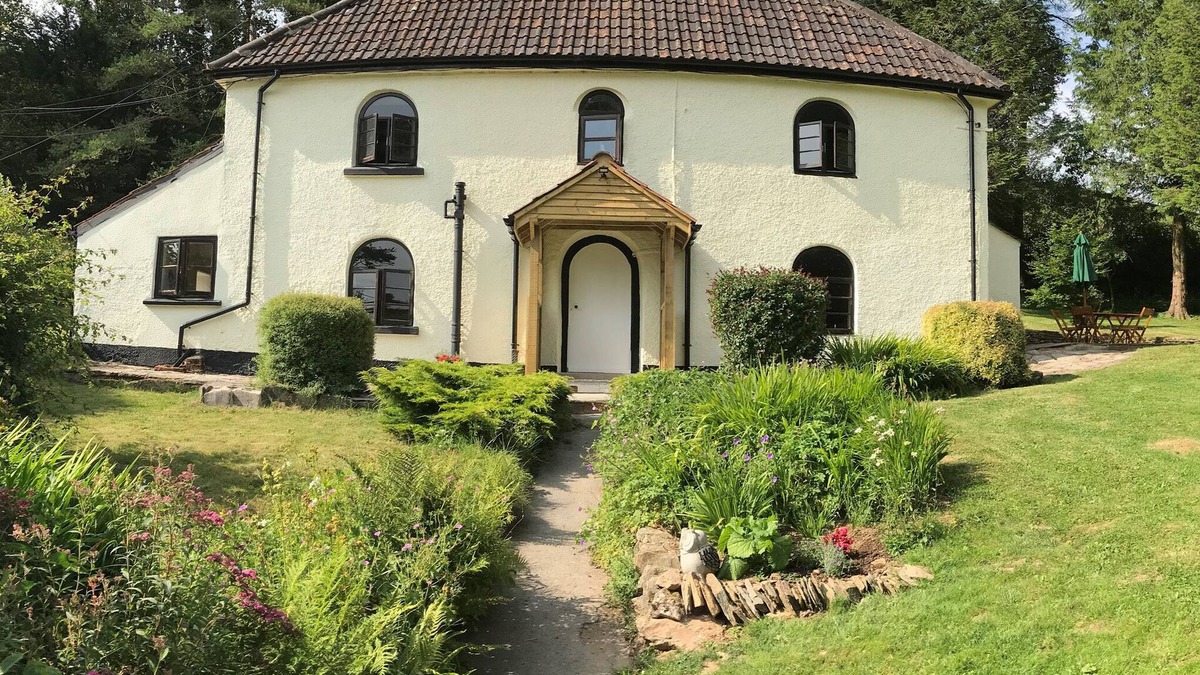 Wheddon Cross Cottage | BARN OWL COTTAGE, pet friendly, with open fire in Wheddon Cross