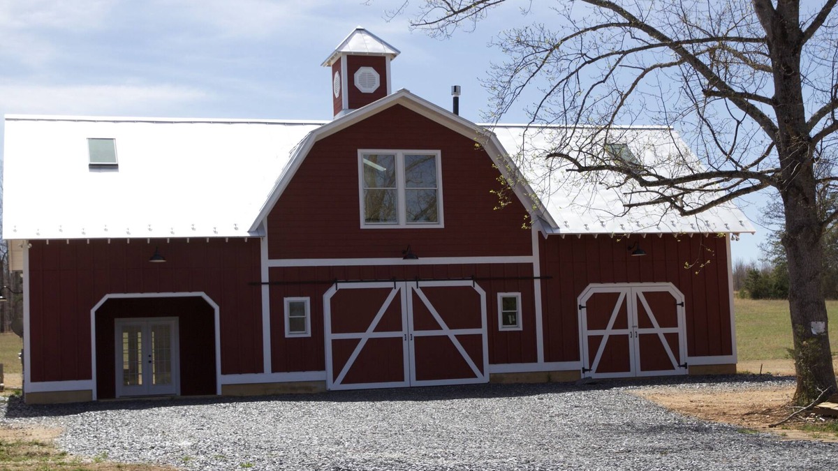 Ridge Cabin | Barn Stay on Working Farm in VA Wine Country, 30 min from UVA