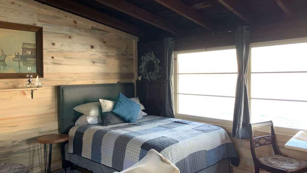 Port Angeles Cabin | Barnacle Hill Olympic Beach Cabin on the Strait of Juan De Fuca